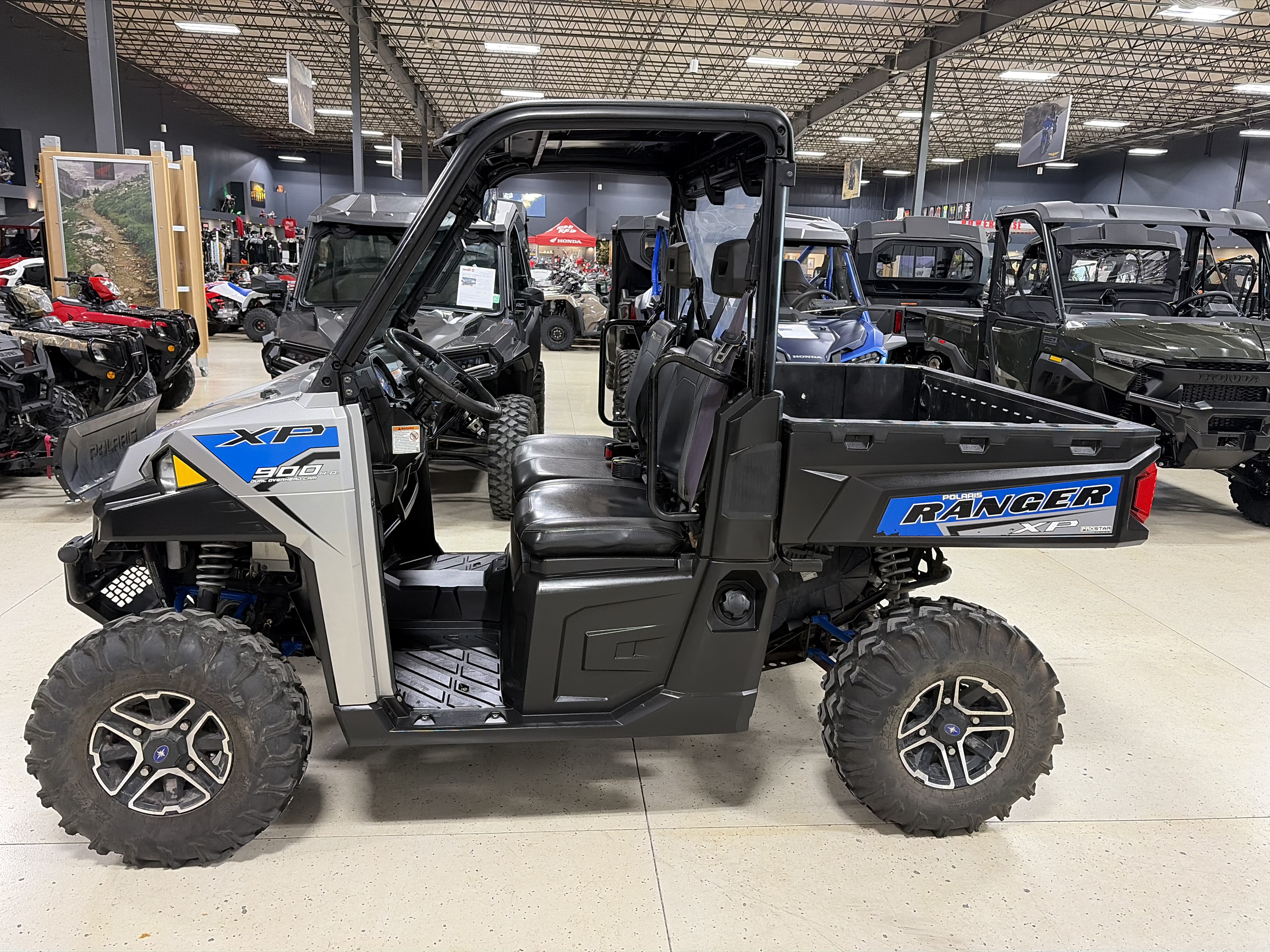 2017 Polaris® Ranger Xp® 900 Eps Silver Pearl Utility Vehicle