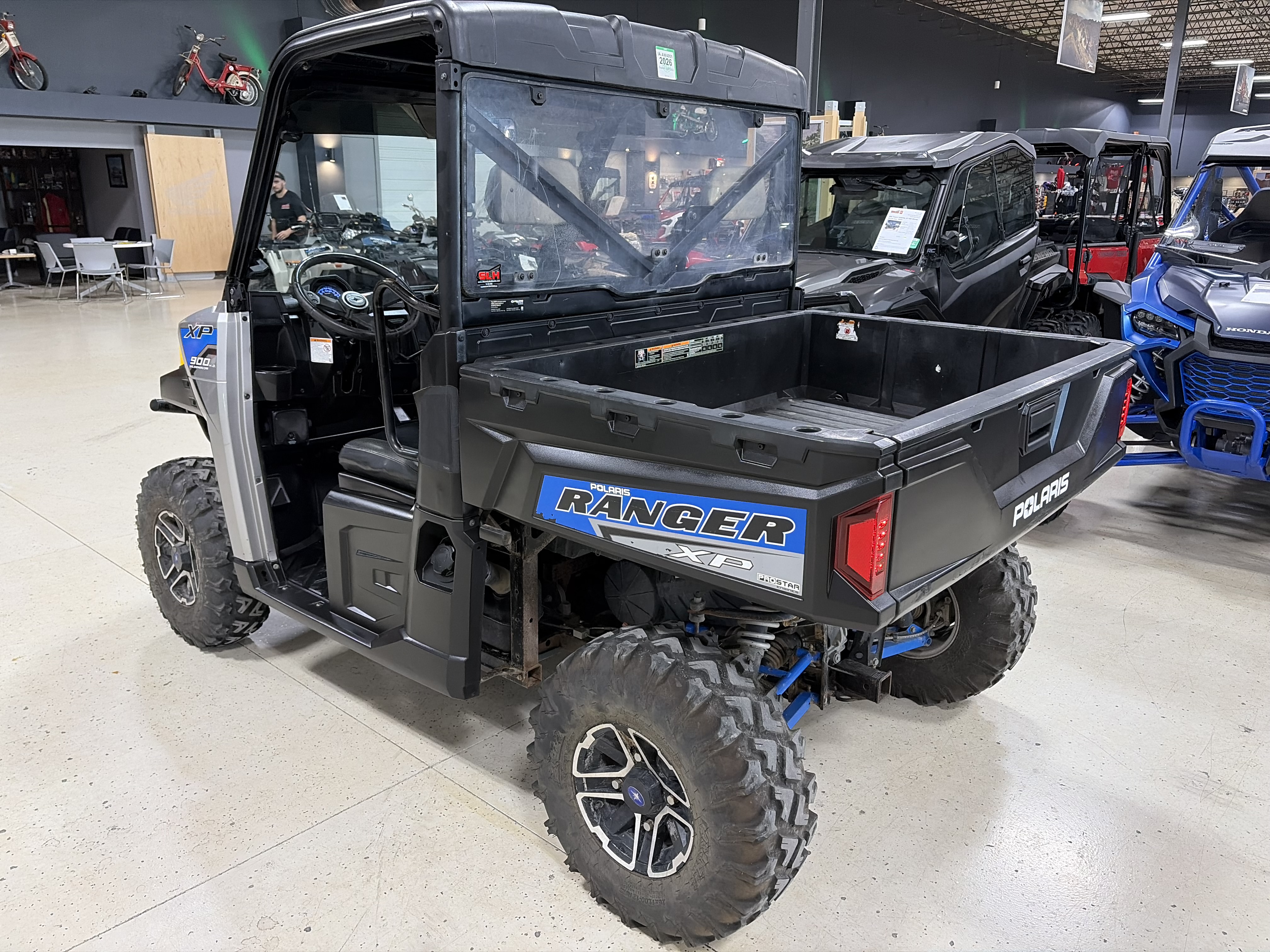 2017 Polaris® Ranger Xp® 900 Eps Silver Pearl Utility Vehicle