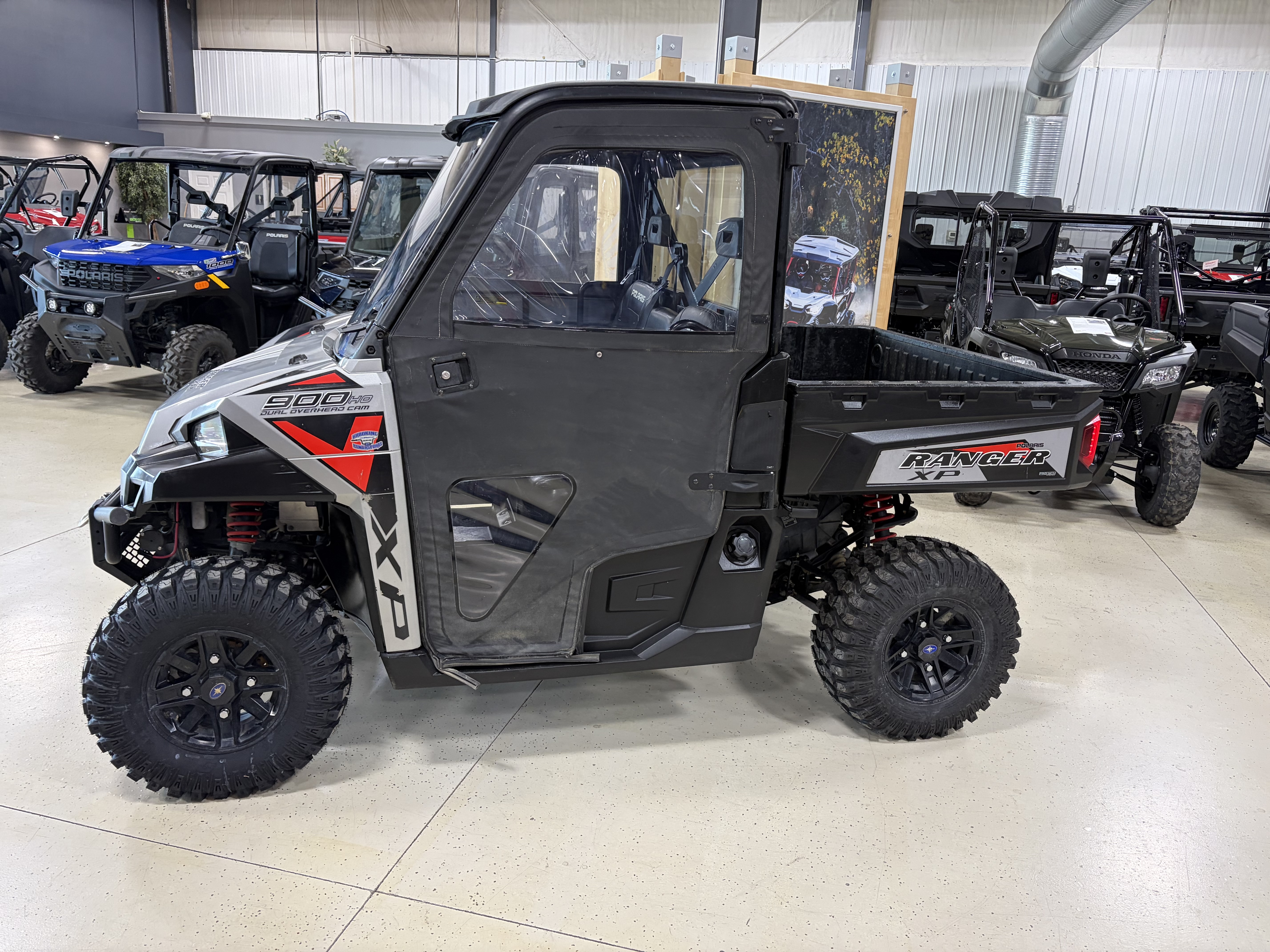2019 Polaris® Ranger Xp® 900 Eps Premium Silver Pearl Utility Vehicle