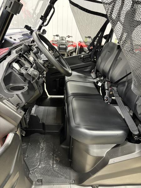 2025 Honda Pioneer 1000-6 Deluxe Crew Side x Side