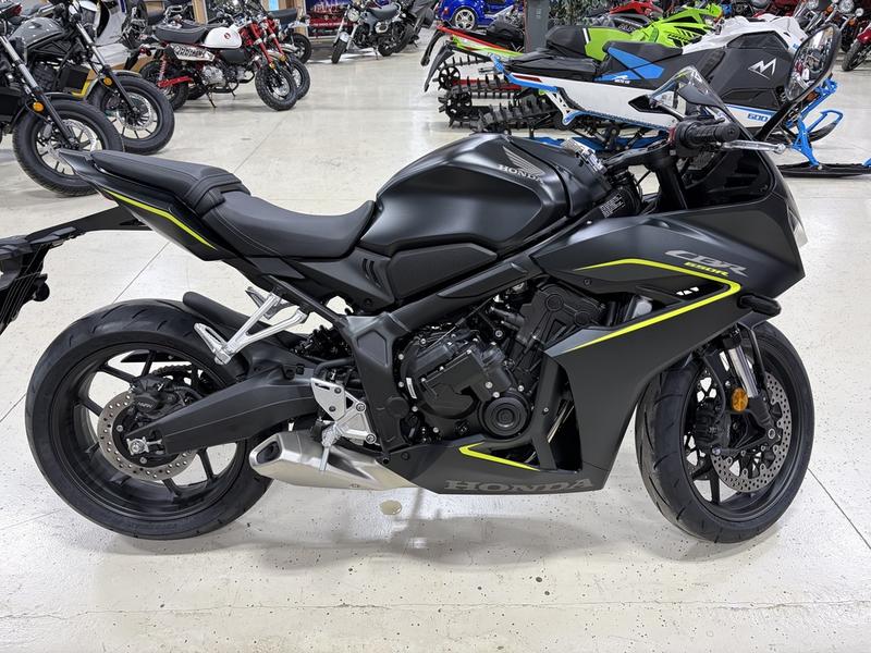 2026 Honda CBR650R E-Clutch Motorcycle