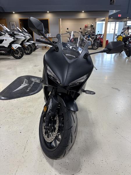 2026 Honda CBR650R E-Clutch Motorcycle