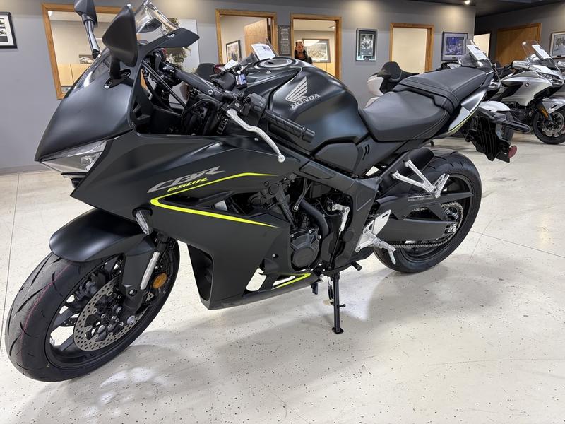 2026 Honda CBR650R E-Clutch Motorcycle