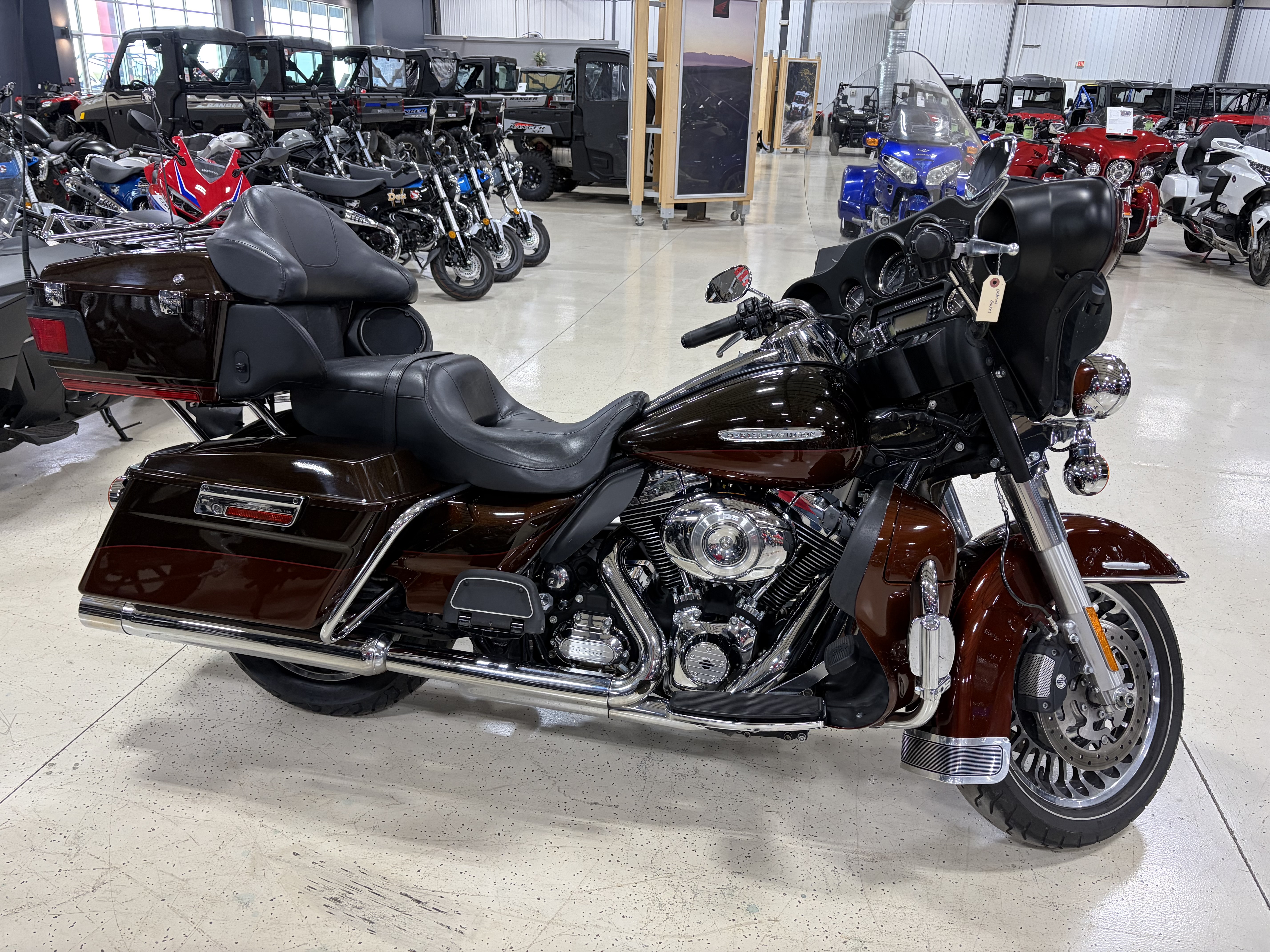 2011 Share Harley-Davidson® Electra Glide® Ultra Classic FLHTCU- U5590 Ultra Classic FLHTCU- U5590 — photo 1 of 12