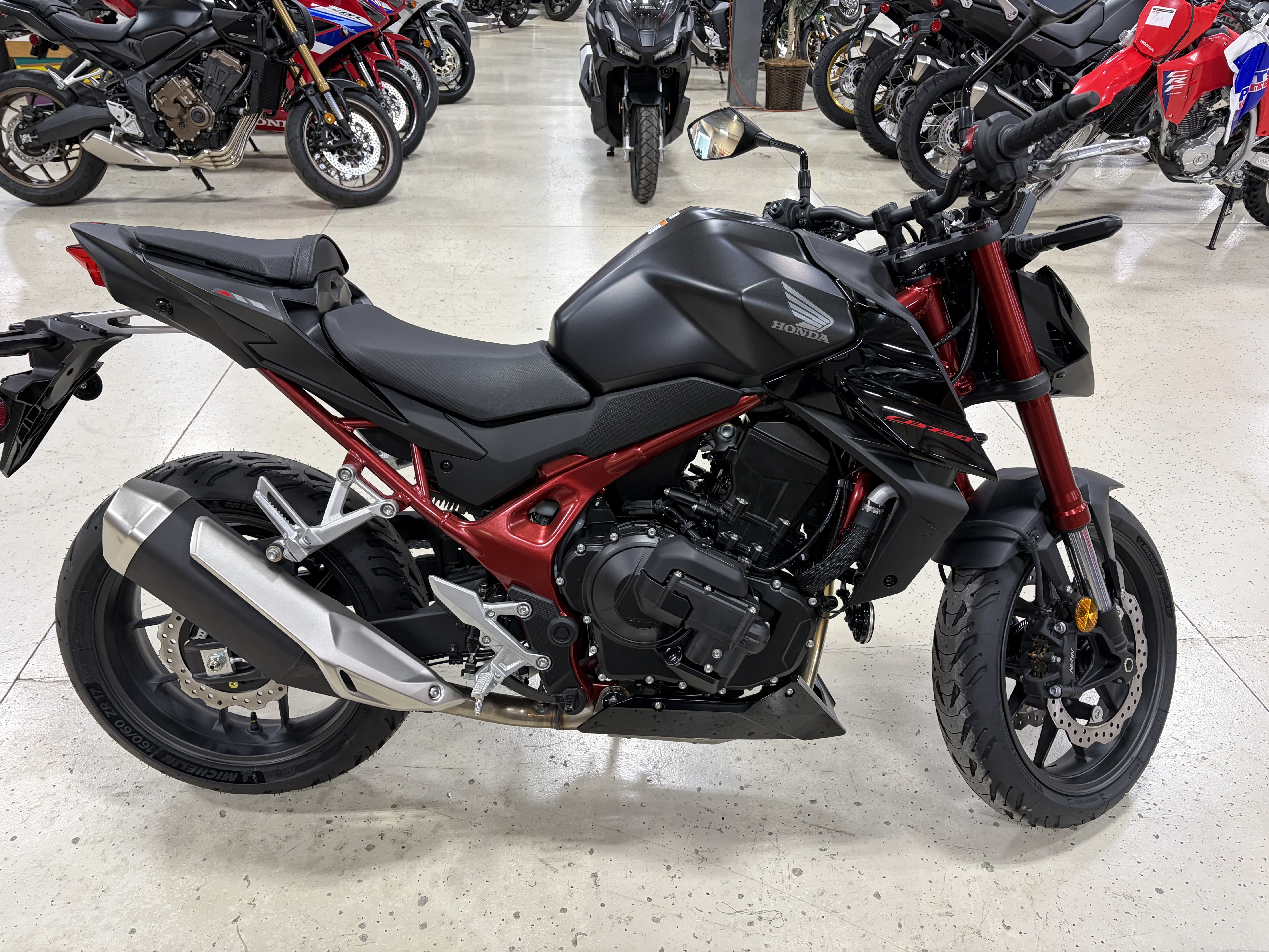2026 Honda CB750 Hornet E-Clutch — photo 1 of 7