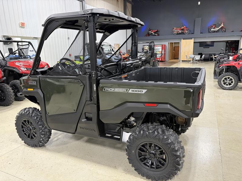 2026 Honda Pioneer 1000 Deluxe Side x Side